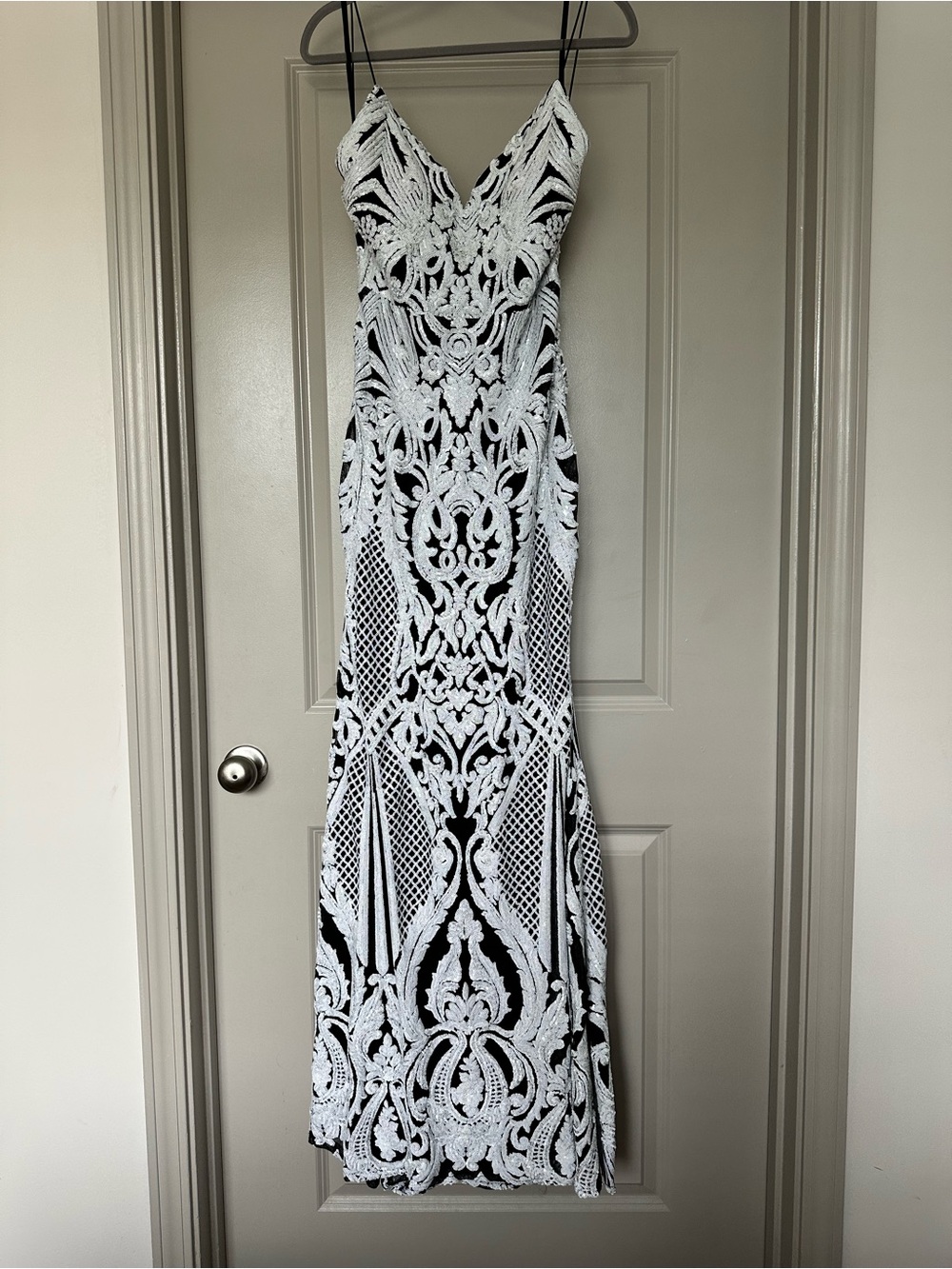 Elegant Black & Beaded White Lace-Overlay Evening Dress Never Worn